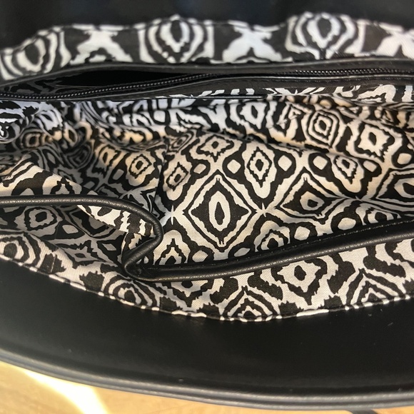 Steve Madden Black & White Crossbody Purse: Rare Find! - Picture 6 of 17